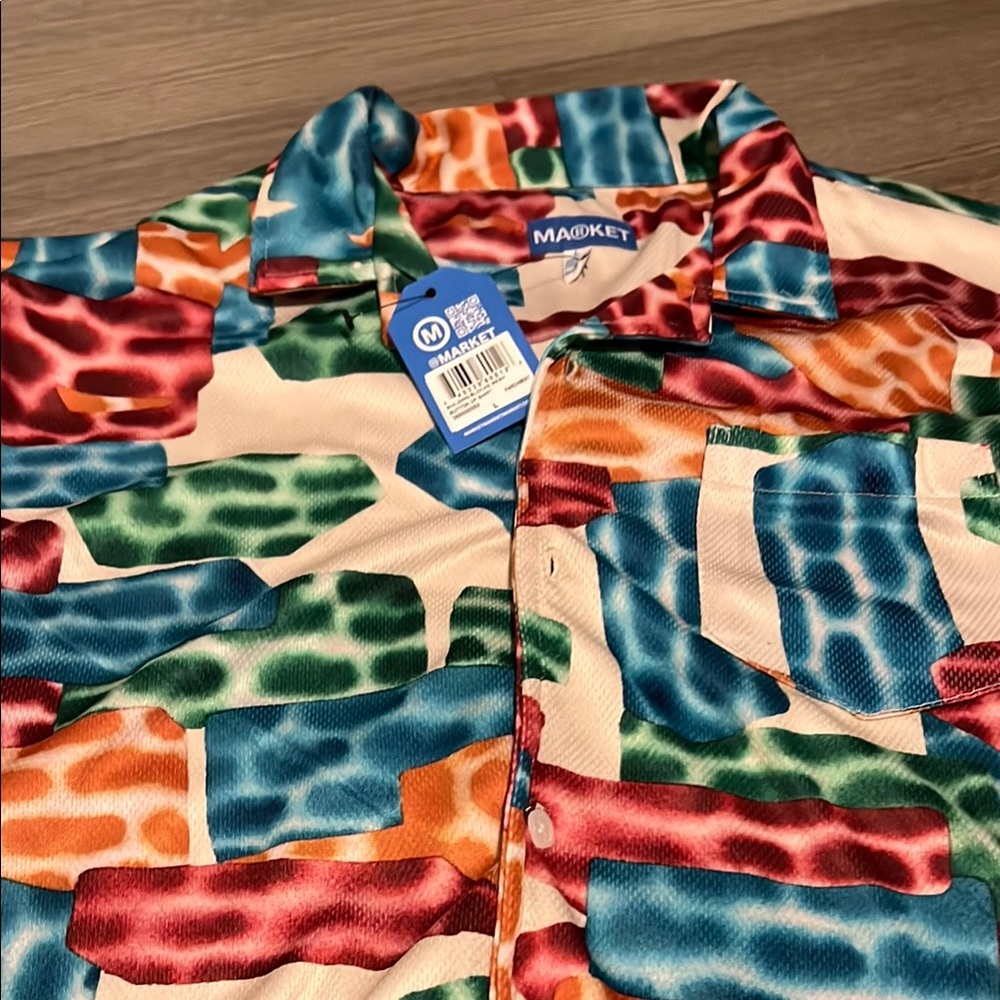 Colorful Geometric Button-Up Shirt - Picture 5 of 7